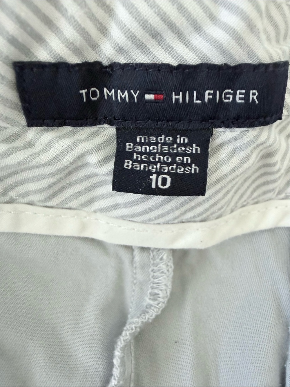 Tommy Hilfiger Flat Front Grey Chino Shorts Womens Size 10 Cotton Stretch - Picture 7 of 12